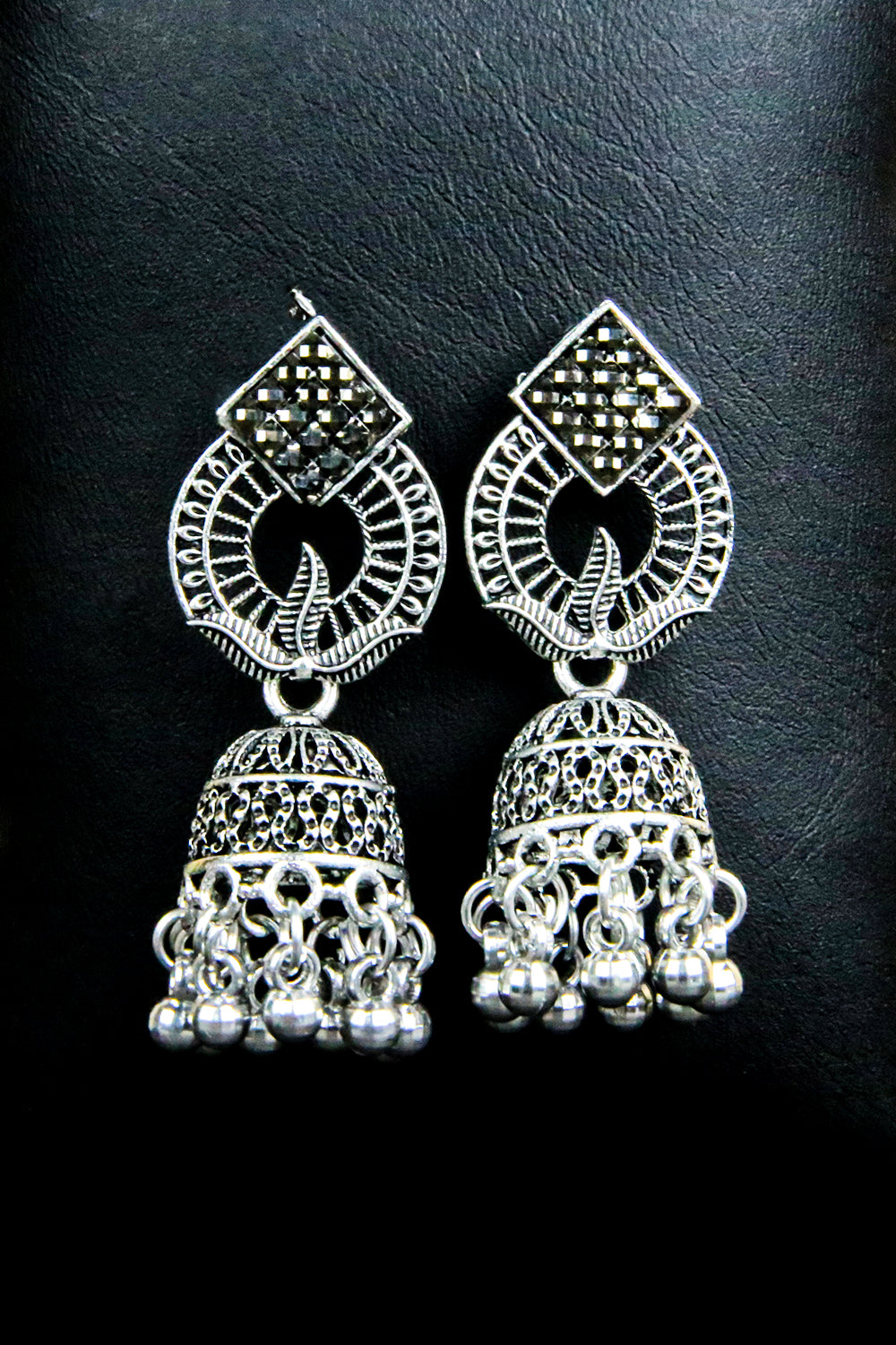 Classy Signature Jhumka